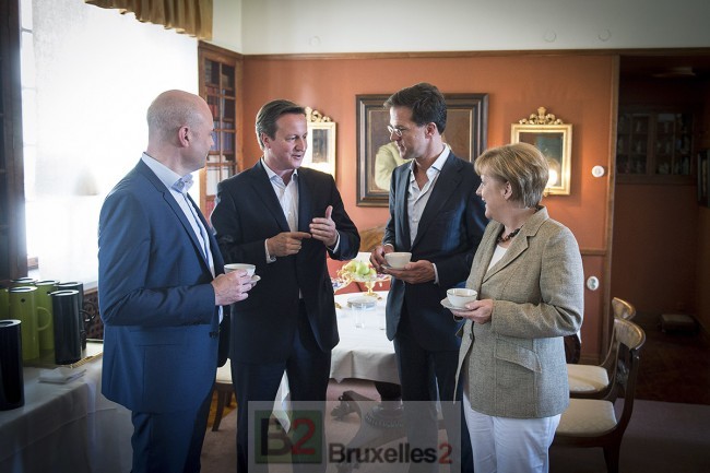 David Cameron au centre de la conversation avec ses alter ego suédois, néerlandais et allemand lors de la rencontre de Harpsund il y a quelques jours (crédit : Chancellerie allemande) 