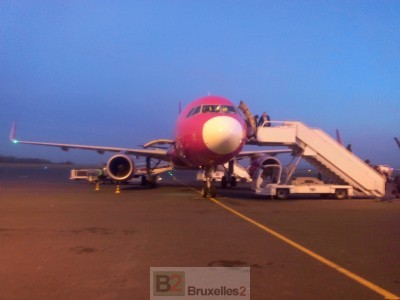Un avion sur l'aéroport "low cost" de Paris Beauvais © NGV / B2